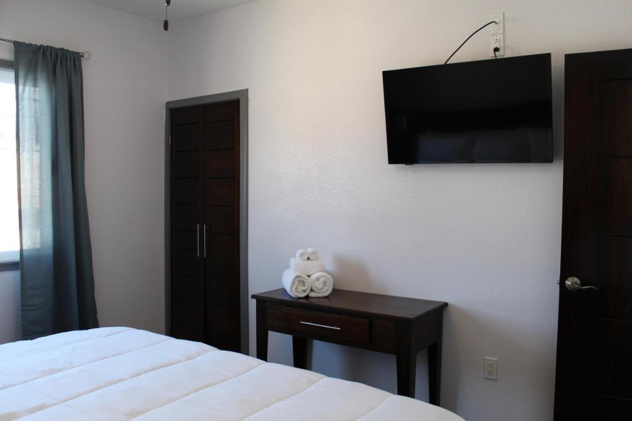 Barefoot Caye Caulker Hotel Экстерьер фото